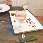 スープとカレー ボンジョルネ - お詫びのデザート
      爆笑の反省文