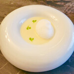 スープとカレー ボンジョルネ - ●スープ
      新玉ねぎのポタージュ