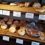 ら・麦 - 素朴だけど、美味しそうなパンがたくさん