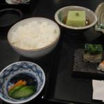和食もみじ - ご飯・お新香・抹茶豆腐