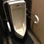 Makudonarudo - 2F・男子トイレ
      
      便器は1個のみ