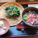 手打ち十割そば 紀山 - 牛とろ丼セット＋ニラTP 2022.5月