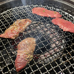 老舗精肉店直送 岡崎焼肉 飛騨牛の奴隷 - 