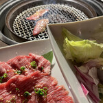 老舗精肉店直送 岡崎焼肉 飛騨牛の奴隷 - 