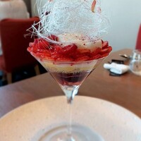 オールデイダイニング オアシスガーデン - 一輪の大きなﾊﾞﾗ