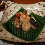 吉向 - 旬の魚介の鉄板焼ききのこ添え