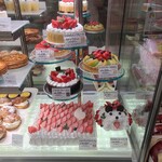 OTOWA FUJIYA - 普通の店舗にはない･･･と思うデコレーションケーキたち