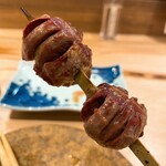 焼鳥 空 - 五本セット 1460円
      丸ハツ、極上もも、つくね、砂肝、ちょうちん