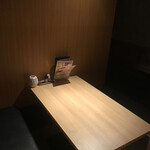 Hakata Kushiyaki Yasaimaki Namai Ki - 個室のテーブル席