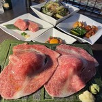 老舗精肉店直送 岡崎焼肉 飛騨牛の奴隷 - 