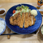 ココ カフェ＆グッズ - 料理写真:とんかつ定食＝990円 税込