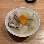 Torikin - 博多水炊き（お椀に盛り付け）