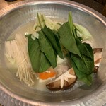 Torikin - 博多水炊き（具を投入）