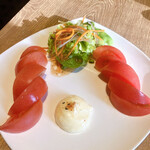 焼き鳥＆肉寿司食べ放題 個室居酒屋 鳥物語 - 冷やしフレッシュトマト　430円