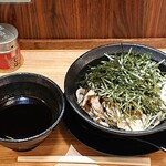 牛もつ煮込みと極太肉そば 権三 - 極太肉そば 権三 西葛西店 冷つけ肉そば 通常価格税込830円を肉の日で税込600円