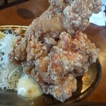 居酒屋 キッチンパパ - 山盛りの唐揚げ