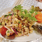 バーン・タム - くせになるサラダ
