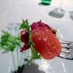 付け合せのトマトのマリネ。