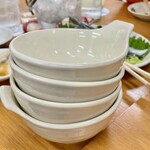 四ツ木製麺所 - 取り皿も多く持ってきてくれて。