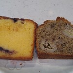 チリムーロ - 左:コーンミールケーキ　右:バナナカルダモンケーキ