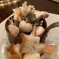 きのこ盛合せ（ガーリックバター）