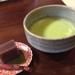 きぬ川 不動瀧 - 部屋に着くと出される抹茶と羊羹