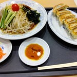 ぎょうざの満州 - 【2022.5.29(日)】冷し中華(1.5玉)770円＋餃子(6個)260円