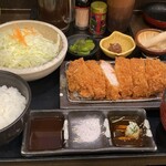 Kurokatsutei - 特上ロースかつ定食、2,590円