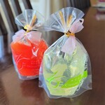 フランス菓子16区 - ライム（手前）とサンギーヌ（後ろ）。