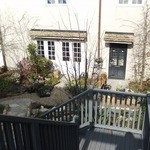 メディーナ - 階段のしたはイングリッシュガーデン