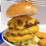 Blue Star Burger Gourmet 113 - トリプルパティトリプルチーズ