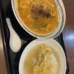 Chuugokukatei Ryourifukurin - 満腹セット　担々麺＋天津飯968円