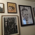 トラットリア ヴィヴァーチェ - 壁の写真がイタリアンの雰囲気を盛りあげるなぁ〜