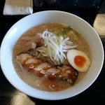 宮本 - 背脂らーめん醤油　700円