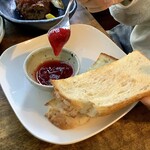ジャム cafe 可鈴 - 【週替りランチ】娘はパンで。パンには季節の特製ジャムも付いてます。