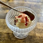 ジャム cafe 可鈴 - サービスのアイスクリーム