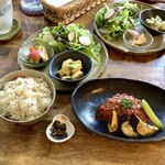 ジャム cafe 可鈴 - 【週替わりランチ 1,050円(税込)】お料理が出揃いました。