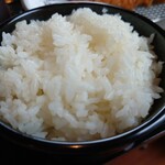 黒豚とんかつ くろまつ - ライス大盛り（無料）。丼が変わったみたい。見た目では大盛り感が薄いですが、食べ応えはアリました。