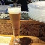 ビストロ オール - クラフトビール2杯目は、志賀高原ビールのインディアンサマーセゾン！