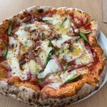 海とピッツァ - ベーコンと旬の野菜のピザ(1,980円)