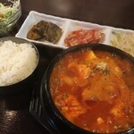 丸豚サムギョプサル居酒屋 - 純豆腐チゲ\800