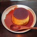 プレッソ カフェ&バー - 自家製プリンをちょっと斜め上空からパシャリッと！
