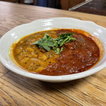 Budouya - ナストマトのカレーと豆のカレー