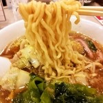 八番麺屋 - 麺アップ