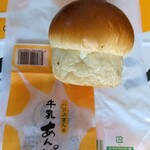 平井製菓 - 料理写真:ハリスさんの牛乳あんパン