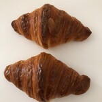 パン・デ・フィロゾフ - 【クロワッサン】290円　×2