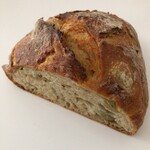 パン・デ・フィロゾフ - 【チャバタ・オリーブ　ハーフ】350円