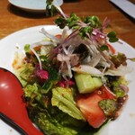 えぼし - 鰹たたきサラダ９３５円