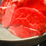 北海道焼肉 北うし - 最初に本日の道産牛肉・２週間熟成２種の顔見世　　知床和牛・美瑛和牛