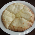 インド&ネパール料理 ナンハウスシリス - 普通のチーズナン